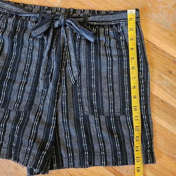 A.n.a Linen Shorts Womens M Black White Striped Minimalist Boho Casual Summer - Picture 6 of 10